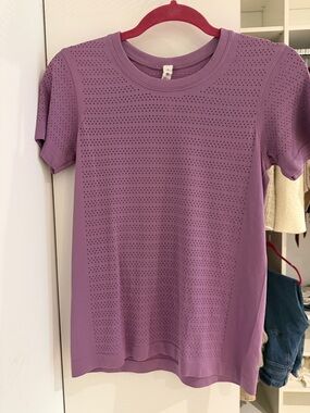 lululemon athletica Lavender Perforated Short Sleeve Tee